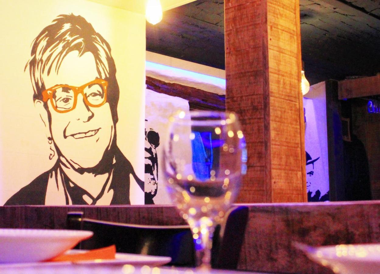 B&B Music City Wibrin Zewnętrze zdjęcie